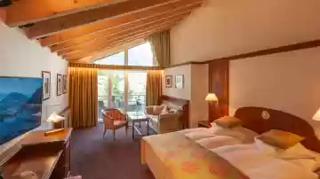 Junior Suite Deluxe mit TV und Sitzecke